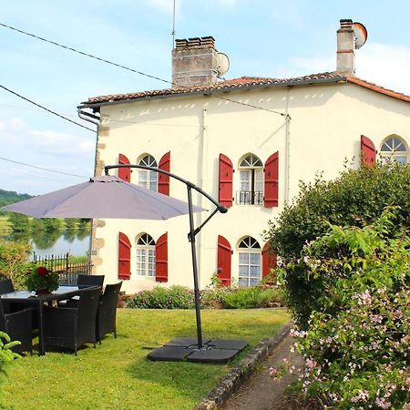La Maison Du Passeur Availles-Limouzine Exterior photo