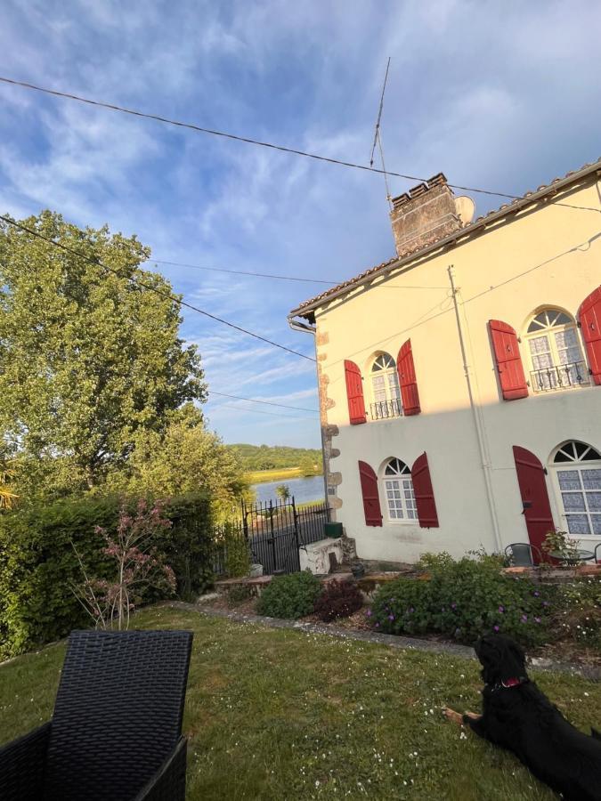 La Maison Du Passeur Availles-Limouzine Exterior photo
